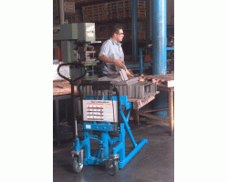 Bishamon LVE-50E Battery Powered Skid Lift