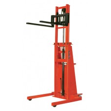 Presto Lifts Battery Powered Telescopic Mast Stacker BT894-1500